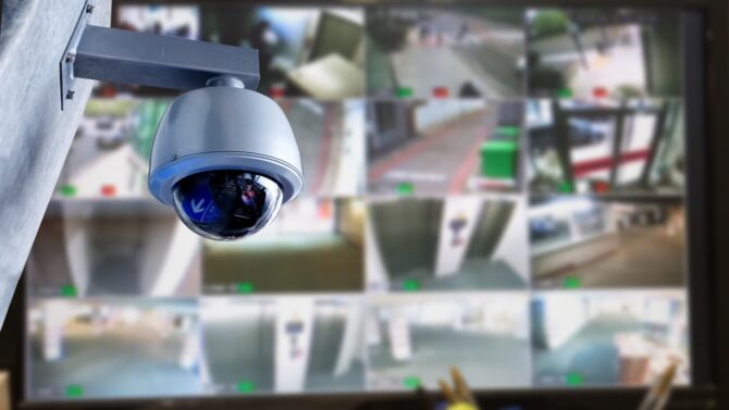 Video-monitoring-v-traditional-security